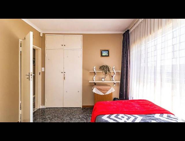 3 BEDROOM HOUSE FOR SALE IN BONAERO PARK